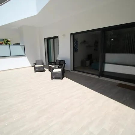 T1 Bellevue Terrace Апартаменты
